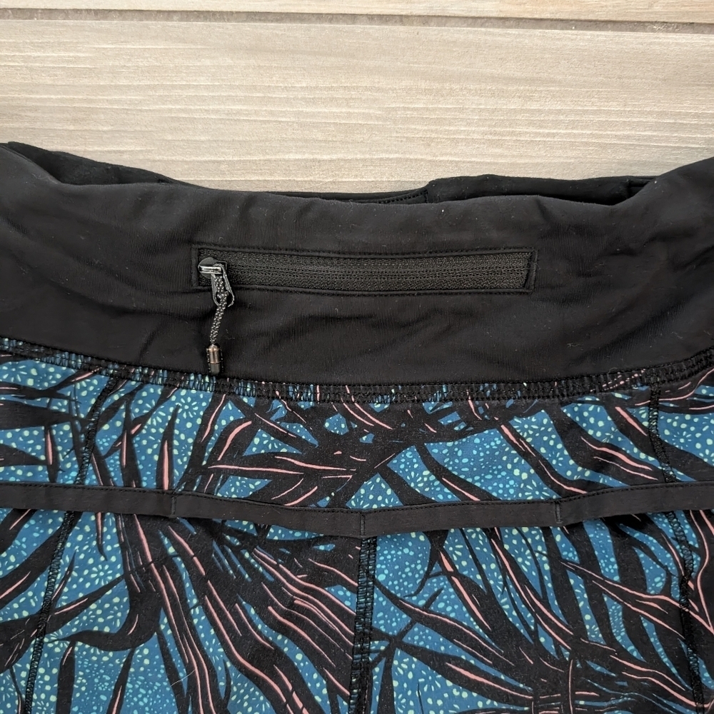 Lululemon Speed Shorts in Palm Lace Tofino Teal Multi/Black - Picture 5 of 6